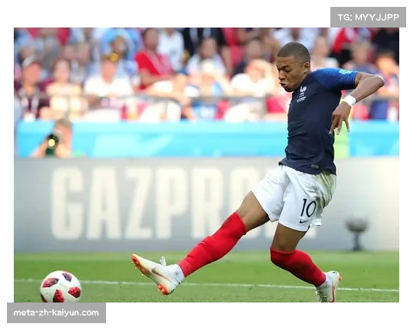 法国防守反击体系解析 姆巴佩速度优势提升梯队稳定性